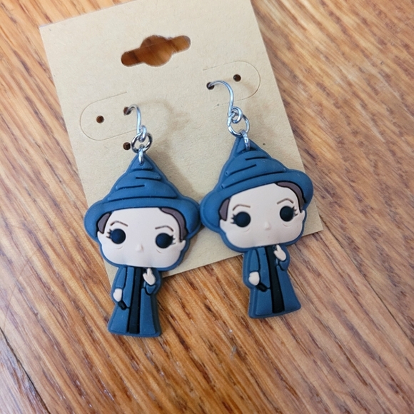 New Prof. McGonagall Harry Potter Dangle Earrings - Picture 1 of 5